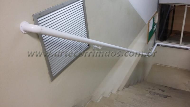 Corrimao de escada deals de aluminio branco